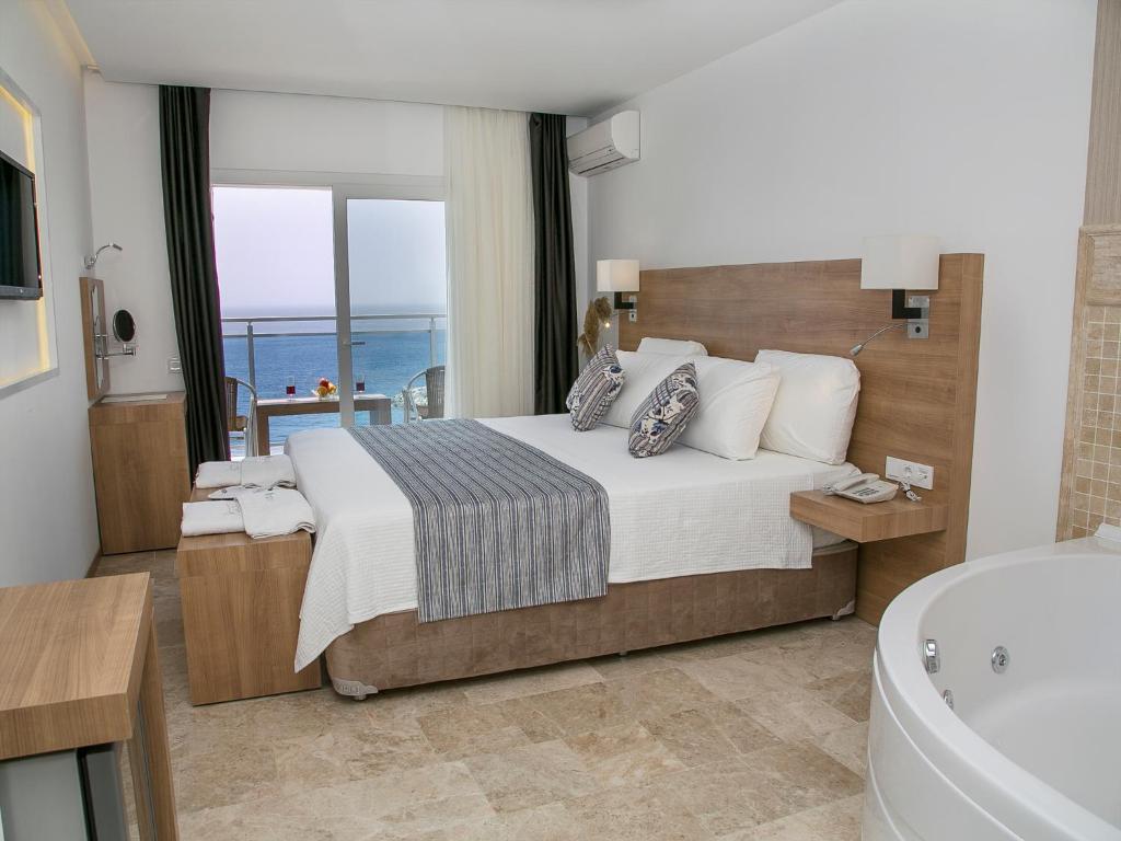 Rhapsody Hotel Kaş Bilik gambar